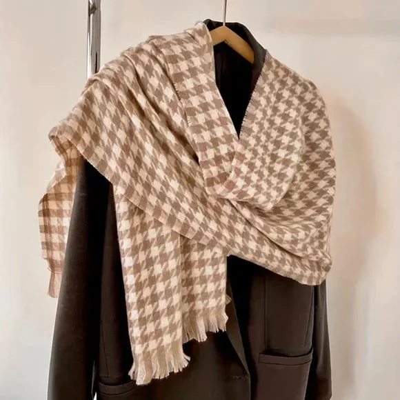 Set of 3 Houndstooth Fringe Scarves / NWOT - Picture 7 of 11